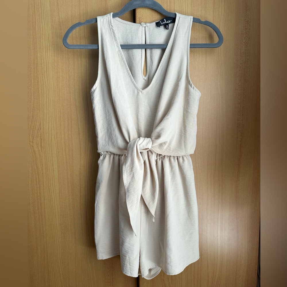 Sleeveless tan romper XS